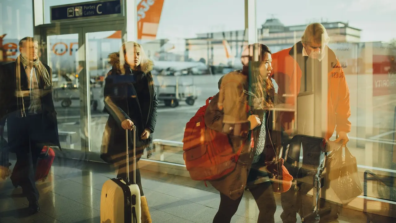 Ilustrasi wisatawan di bandara (pixabay)