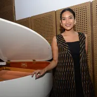 Beberapa hari lalu, kembali beredar aksi bully yang dilakukan di dalam kampus. Banyak yang mengecam aksi tersebut. Termasuk beberapa selebriti salah satunya Happy Salma. (Adrian Putra/Bintang.com)