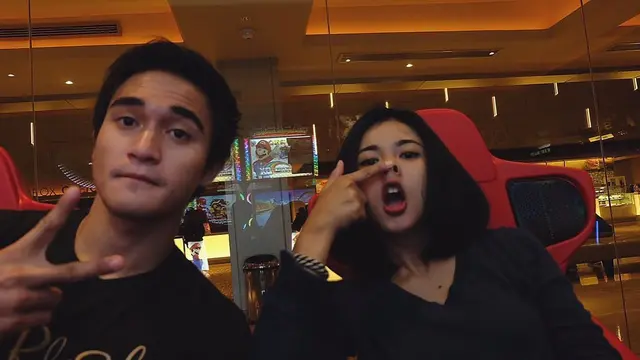 5 Tahun Pacaran, Ini 6 Potret Kocak Adhitya Alkatiri dan Adinda Azani