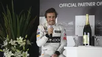 Fernando Alonso mengaku sempat berkomunikasi dengan Mercedes tak lama setelah Nico Rosberg pensiun. (EPA/David Fernandez)