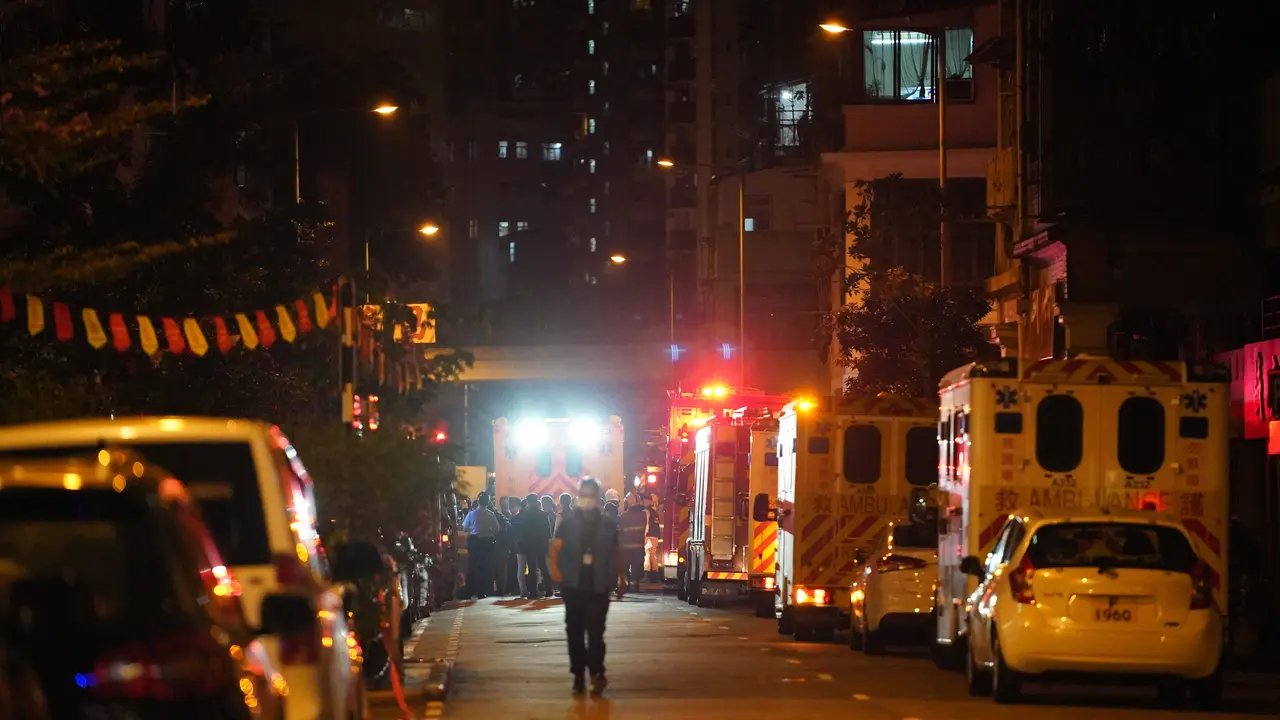 Apartemen di Hong Kong Terbakar, Tujuh Orang Tewas