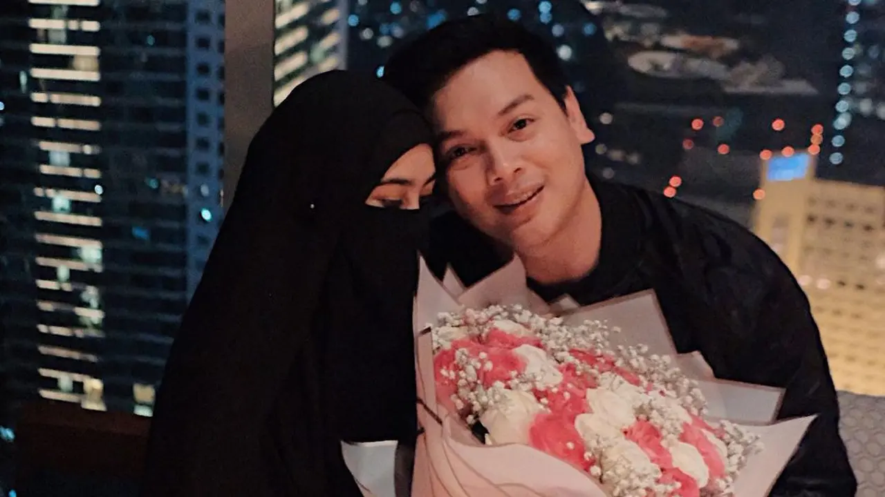 6 Potret Wardah Maulina, Selebgram yang Izinkan Suaminya Poligami