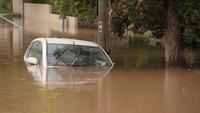 Tips Praktis Merawat Mobil Usai Terendam Banjir