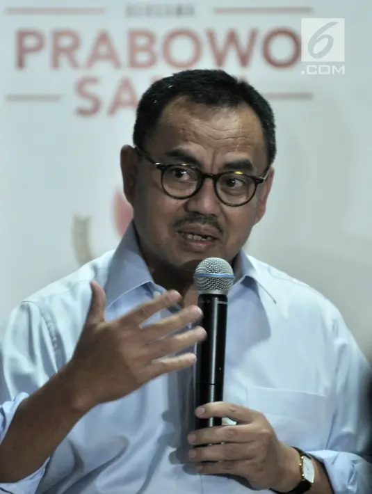 Direktur Materi dan Debat Badan Pemenangan Nasioanal (BPN) Sudirman Said memaparkan penerimaan dan pengeluaran dana kampanye Prabowo-Sandiaga di Jakarta, Rabu (28/11). Prabowo-Sandiaga hingga saat ini tercatat Rp 41,9 miliar. (merdeka.com/Iqbal S Nugroho)