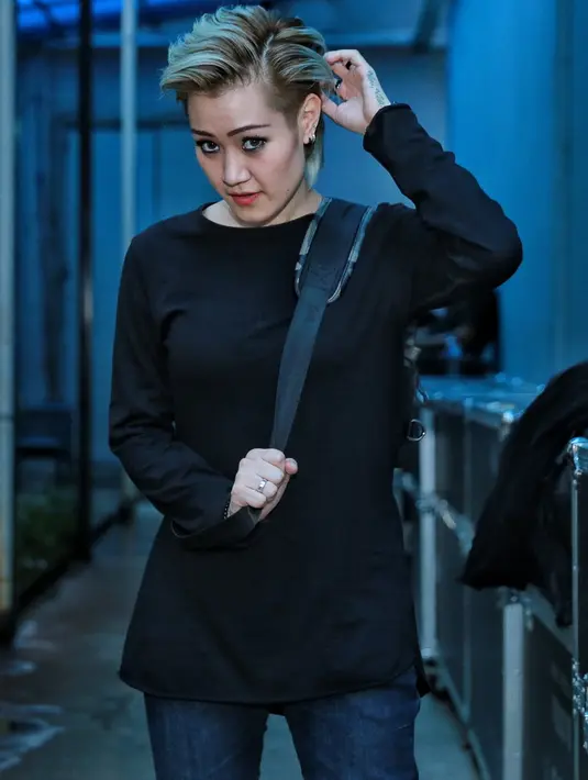 Akibat kecelakaan yang hampir mereggut nyawanya tersebut, Vanesh koma hingga dua minggu. Bahkan, untuk memulihkan ingatannya sekitar enam bulan. Awalnya, ingin menempuh jalur damai. (Adrian Putra/Bintang.com)