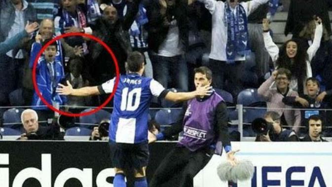 Sosok menyeramkan pernah tertangkap kamera di Estadio do Dragao, markas FC Porto (Sportkeeda)