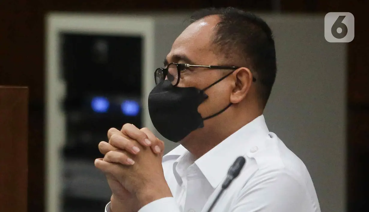 Ernie diajak Rafael Alun melakukan pencucian uang. (Liputan6.com/Herman Zakharia)
