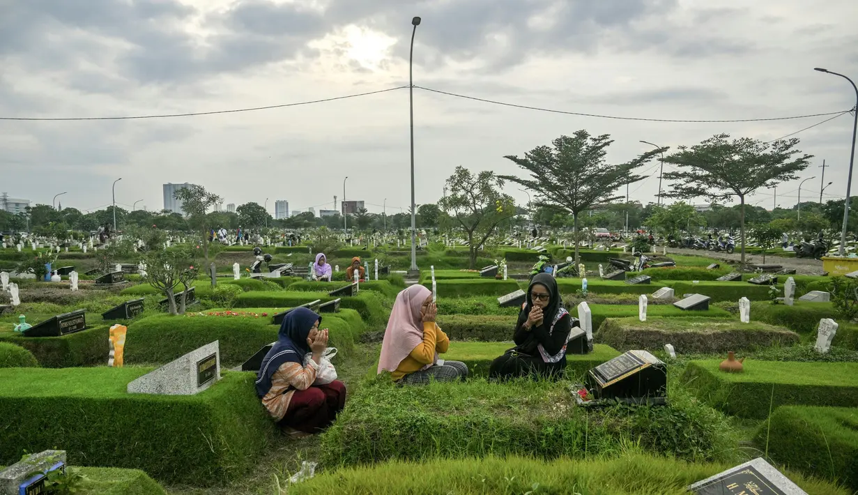 Tradisi ini biasanya dilakukan, satu hari atau dua hari menjelang Ramadan. (JUNI KRISWANTO/AFP)