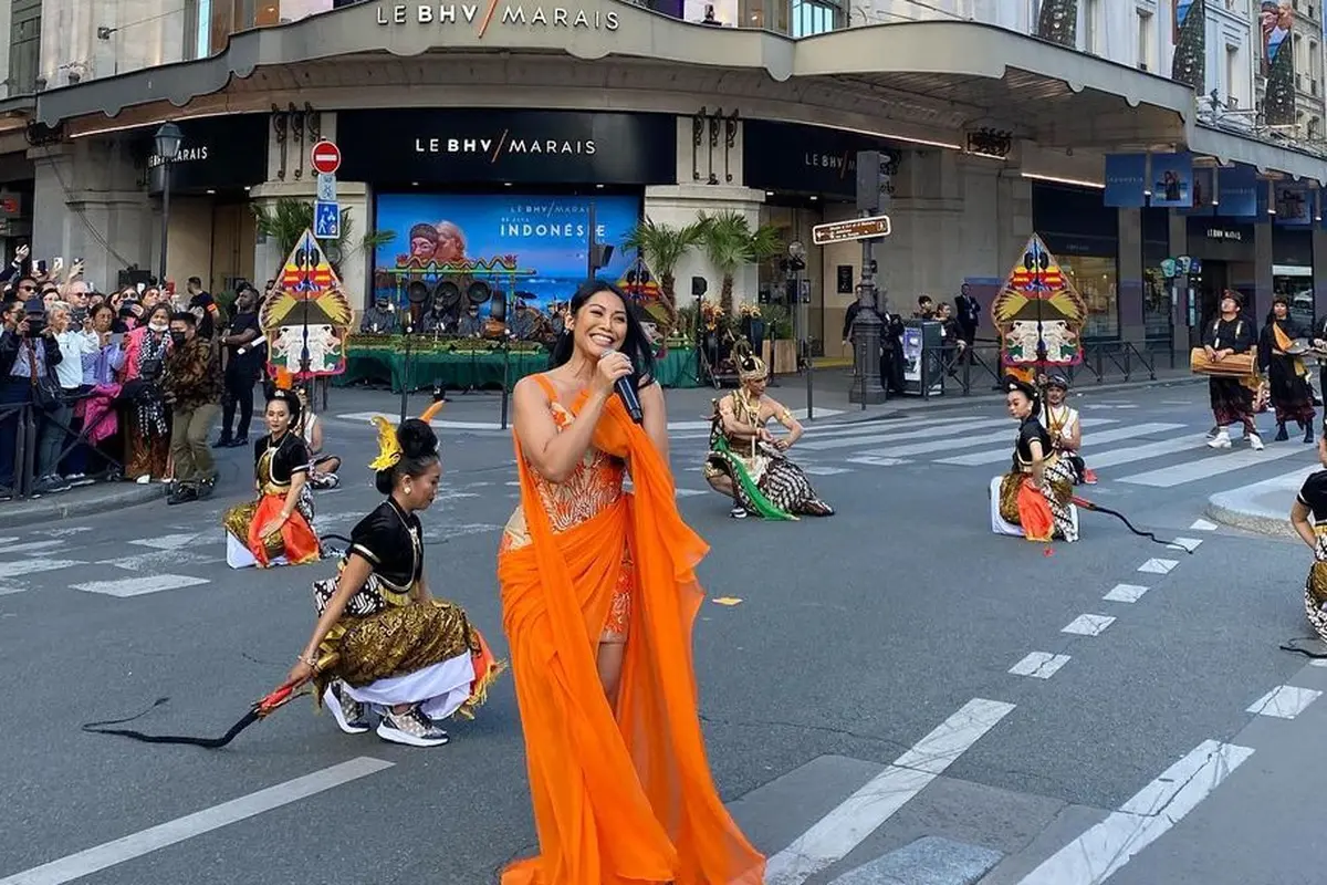 [Fimela] Anggun C Sasmi