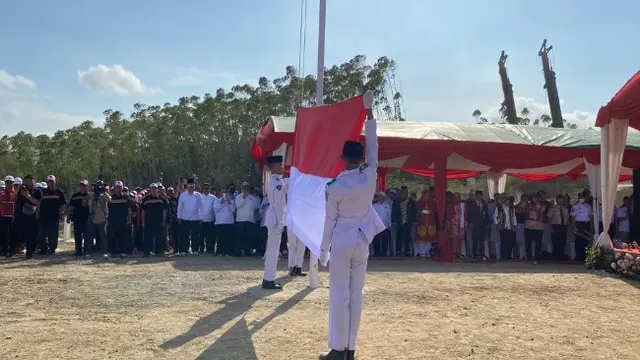 Suasana Khidmat Pelaksanaan Upacara Bendera di IKN Nusantara