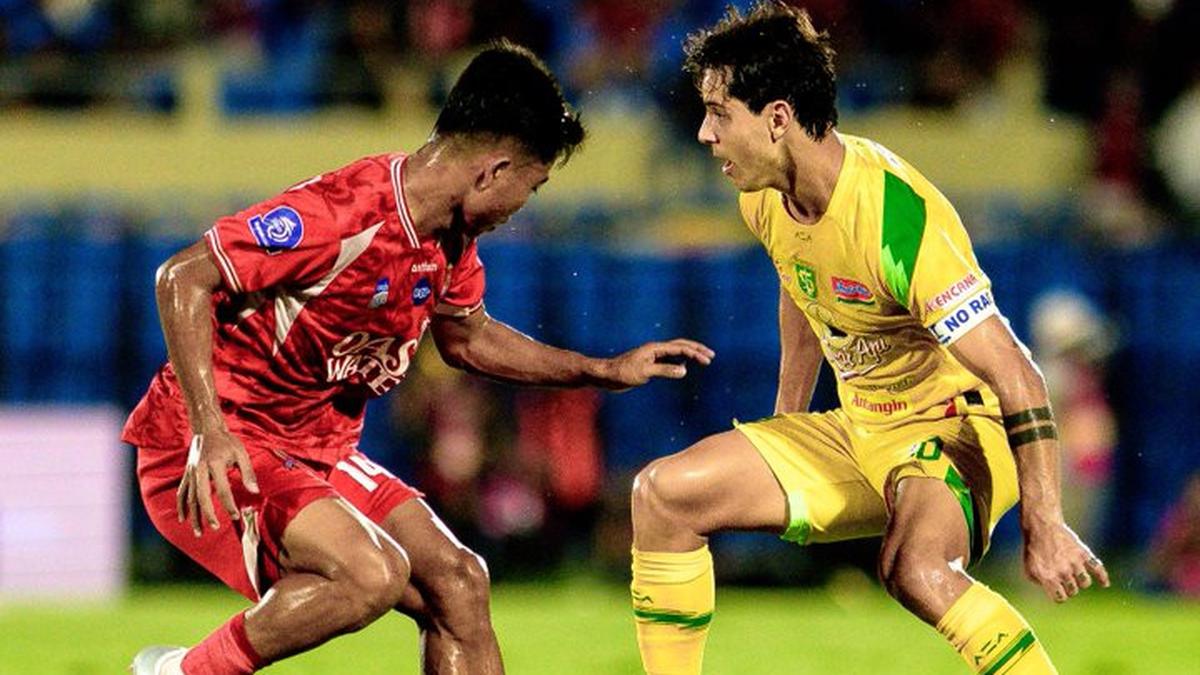 Hasil BRI Super League: Persijap Kandaskan Persebaya, Persis Hanya Imbang Vs PSBS Biak