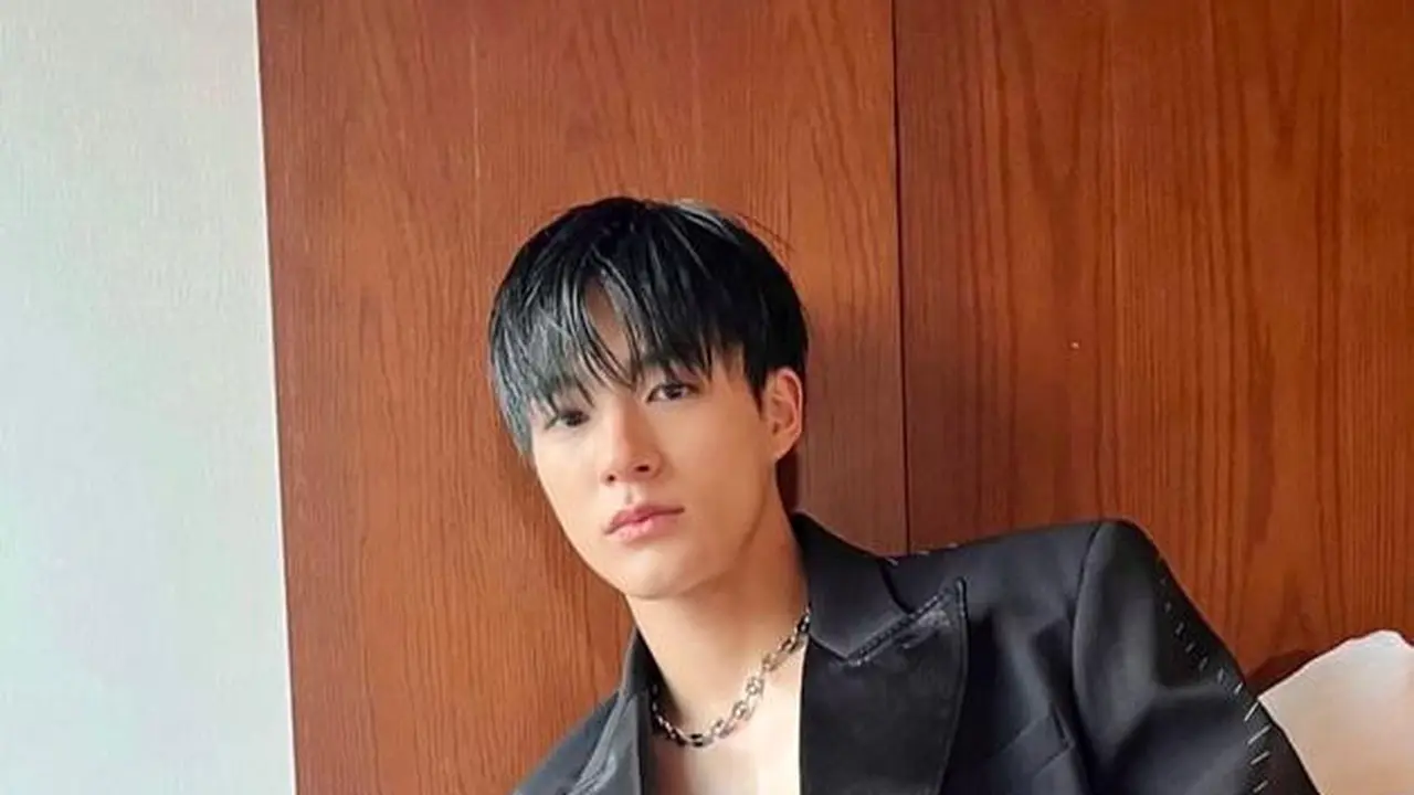 Jeno NCT Tampil Shirtless Hadiri Vogue World, Bakal Debut Jadi Model New York Fashion Week
