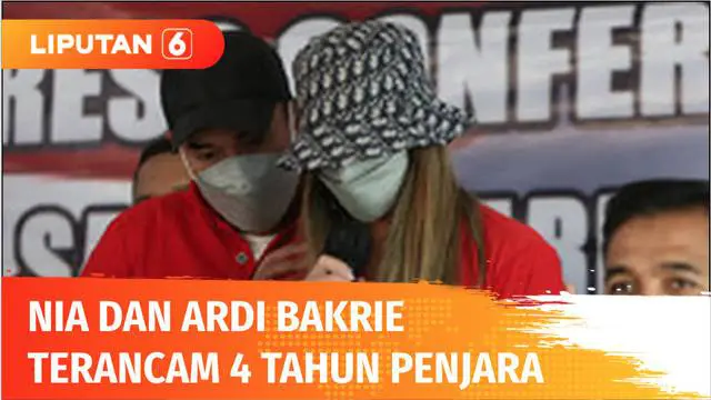Nia Ramadhani dan suaminya Ardi Bakrie, serta sopirnya menjalani sidang dakwaan terkait kasus penggunaan narkoba di Pengadilan Jakarta Pusat. Dari isi dakwaan yang dibacakan Jaksa Penuntut Umum, ketiganya terancam hukuman kurungan 4 tahun penjara.