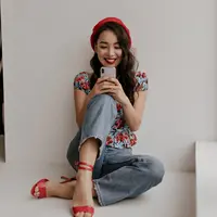 Ilustrasi perempuan bahagia/copyrightshutterstock/Look Studio