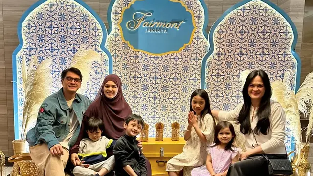 Potret Donna Harun dan Cucu yang Selalu Akrab/ Foto via Instagram @donnaharunofficial