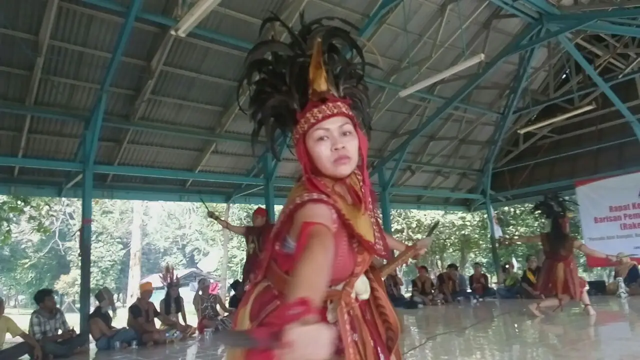 Sekolah Adat Koha, Protes Cerdas Pemudi Minahasa