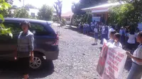 Ratusan Siswa di Manado Usir Kepala Sekolah