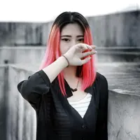 ilustrasi perempuan rambut pink/Photo by Pixabay
