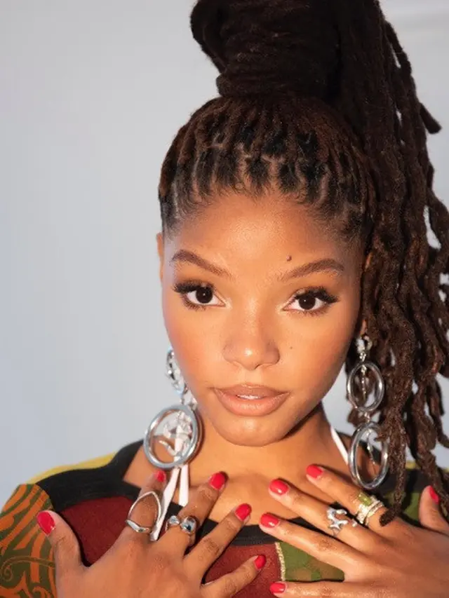 Potret transformasi Halle Bailey si Ariel Putri Duyung dalam The Little Mermaid 2023 (Foto: Instagram hallebailey)