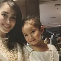 Ayu Ting Ting, tak pernah sepi dari sorotan dan pembicaraan publik. Baik itu perjalanan karier dan kehidupan pribadinya selalu menjadi daya pikat masyarakat untuk terus mengikutinya. (Instagram/ayutingting92)