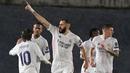 Karim Benzema. Striker Real Madrid asal Prancis berusia 33 tahun ini mencetak 6 gol dari 10 laga. Langkah Real Madrid terhenti di babak semifinal usai kalah dari Chelsea. (AFP/Javier Soriano)
