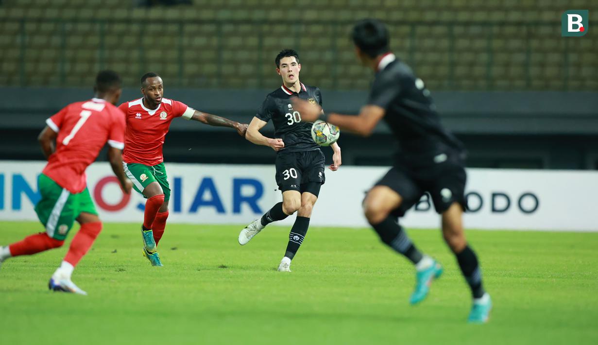 <p>Pemain Timnas Indonesia, Elkan Baggott saat menghadapi Burundi pada laga kedua persahabatan FIFA Matchday di Stadion Patriot Candrabhaga, Bekasi, Selasa (28/3/2023) malam WIB. (Bola.com/M Iqbal Ichsan)</p>