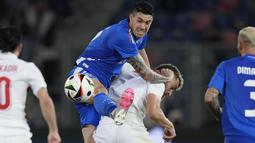 Italia dan Turki sama-sama bisa menciptakan sejumlah peluang di laga ini. (AP Photo/Antonio Calanni)