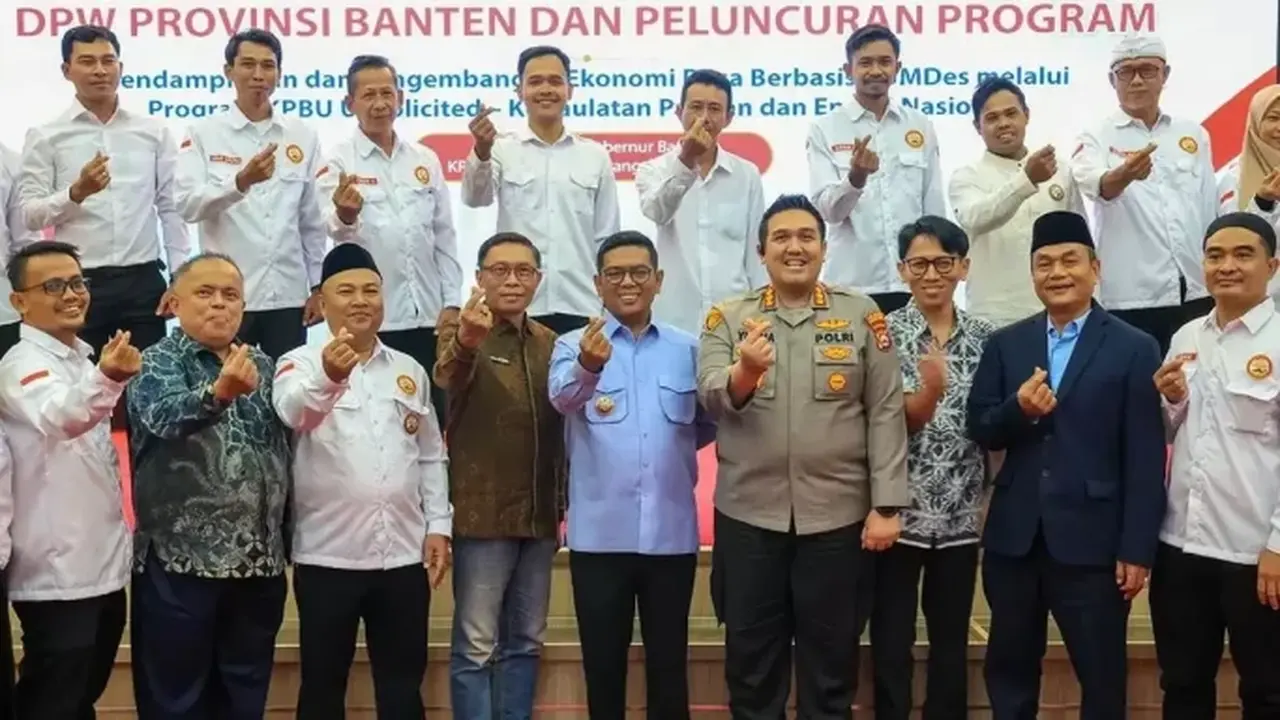 Gubernur Banten Andra Soni (baris bawah, kelima dari kanan) (Istimewa)