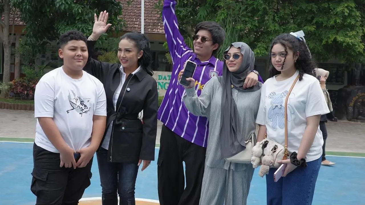 Krisdayanti didukung keluarga