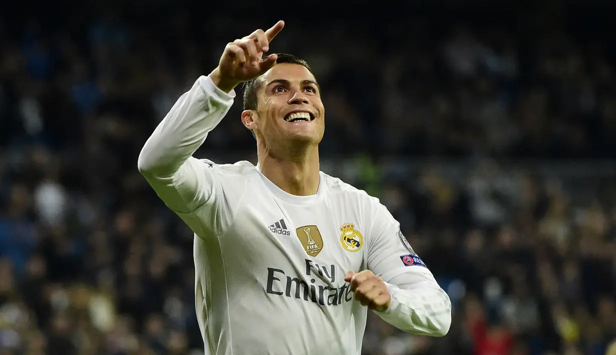 Megabintang Cristiano Ronaldo juga turut masuk dalam daftar pencetak hat-trick tercepat di Liga Champion. CR7 mampu mencetak tiga gol dalam tempo 11 menit kala membela Real Madrid di Liga Champions 2015/2016. El Real berpesta 8-0 atas Malmo. (AFP/Pierre-Philippe Marcou)