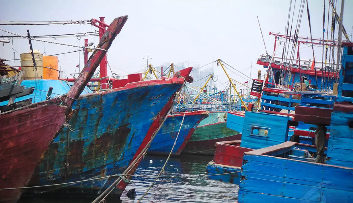 Sebelumnya, Pemerintah beberapa waktu lalu melakukan kebijakan pengurangan kuota BBM jenis solar subsidi sebesar 20% di lembaga penyalur nelayan. (Liputan6.com/Faizal Fanani)