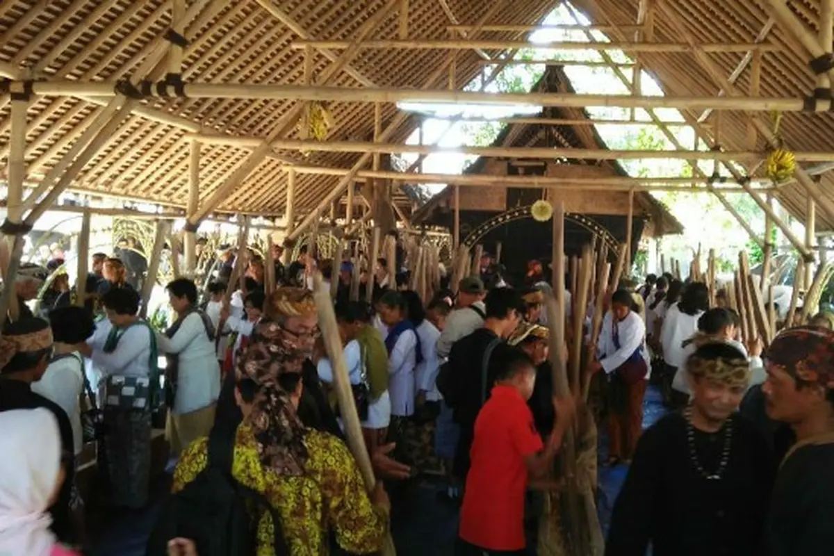 Warna Sunda Wiwitan Cigugur Pada Sulaman Keberagaman