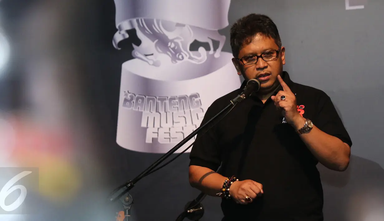 Sekjen PDIP, Hasto Kristiyanto saat konferensi pers Banteng Music Festival 2016 di kawasan SCBD, Jakarta, Senin (14/3/2016). (Liputan6.com/Herman Zakharia)
