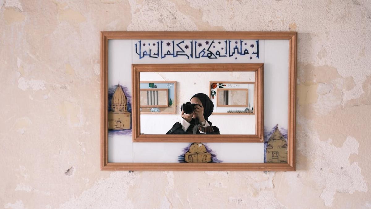 Doa Bercermin Arab, Latin, dan Arti: Adab dan Cara Menerapkannya