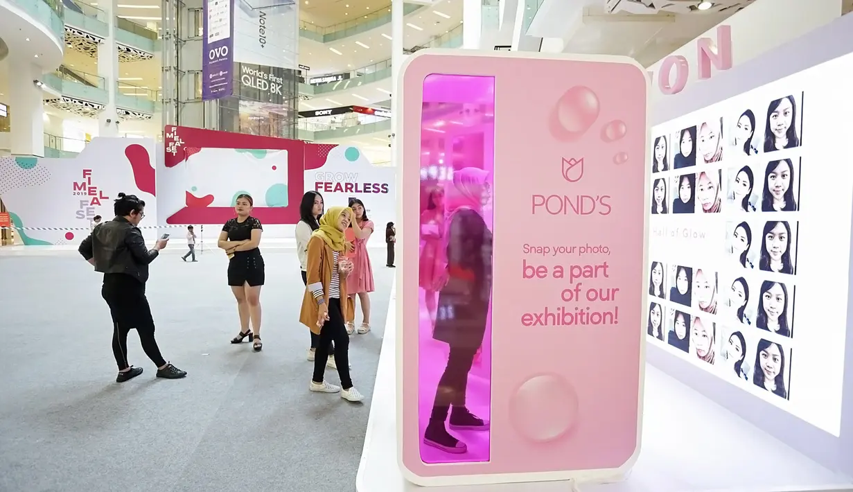Photobox Booth Pond's di Fimela Fest 2019 (Bambang E Ros/Fimela.com)