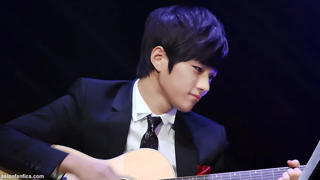 l-infinite-130409c.jpg
