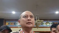 Bobotoh diminta tidak datang ke Stadion GBK saat Persib Bandung menghadapi Persija Jakarta. Kapolda Jawa Barat dan Manajer Persib menyampaikan pesan khusus agar suporter tetap memberikan dukungan dari Bandung demi menjaga keamanan dan ketertiban pert...