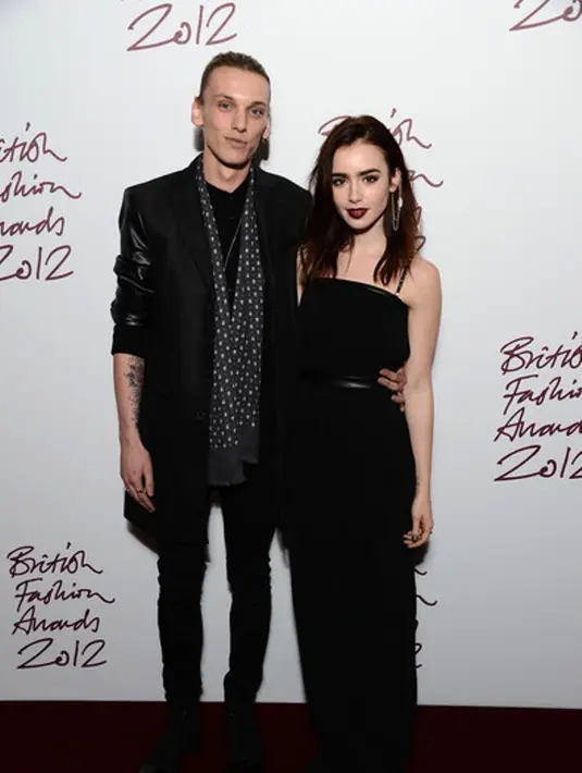 Tak hanya itu, mereka pun seperti saling menggoda di postingan masing-masing. (Zimbio)