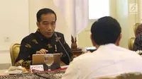 Presiden Joko Widodo saat memimpin rapat terbatas di Istana Bogor, Senin (22/10).Ratas tersebut membahas persiapan OOC (Our Ocean Conference 2018) yang akan di selenggarakan di Bali. (Liputan6.com/Angga Yuniar)