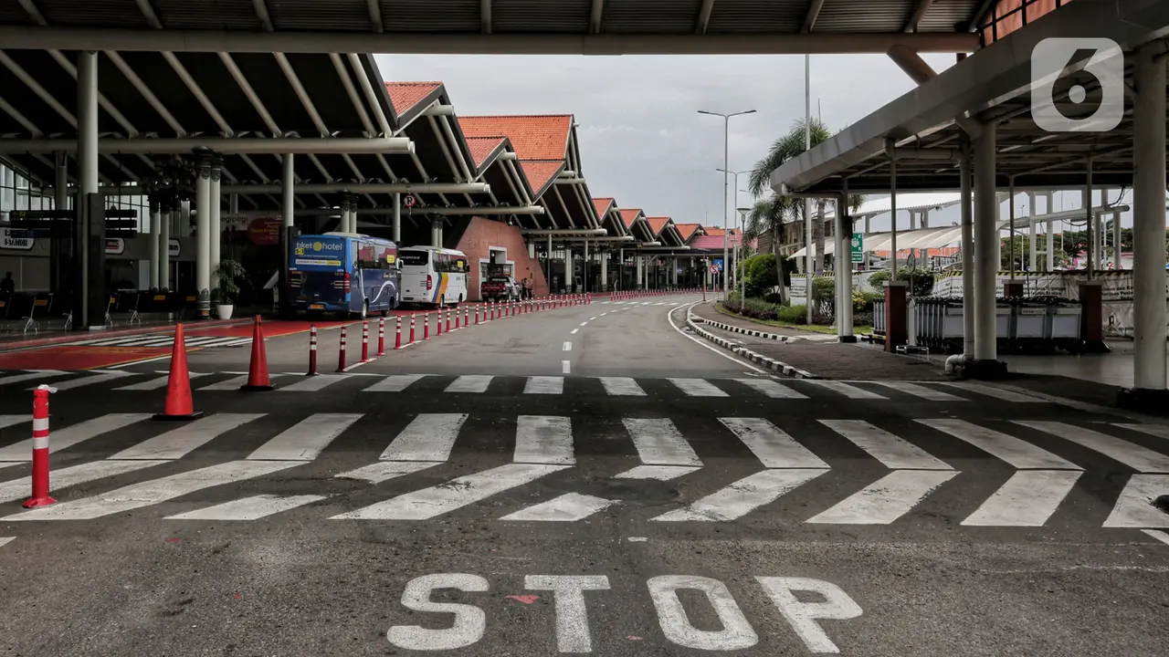 Penampakan Bandara Soetta Saat Penghentian Sementara Operasional