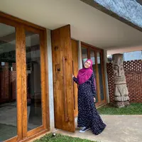 Stigma perempuan hobi belanja barang mahal nampaknya bukan bagi Zasmia Adya Mecca. Terutama di kalangan artis yang hobil mengoleksi tas dengan merk ternama.  (Instagram/zaskiaadyamecca)