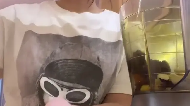 Momong Baby R, Begini Pesona Reino Barrack saat Gendong Anak Saat Berlibur Ke Jepang