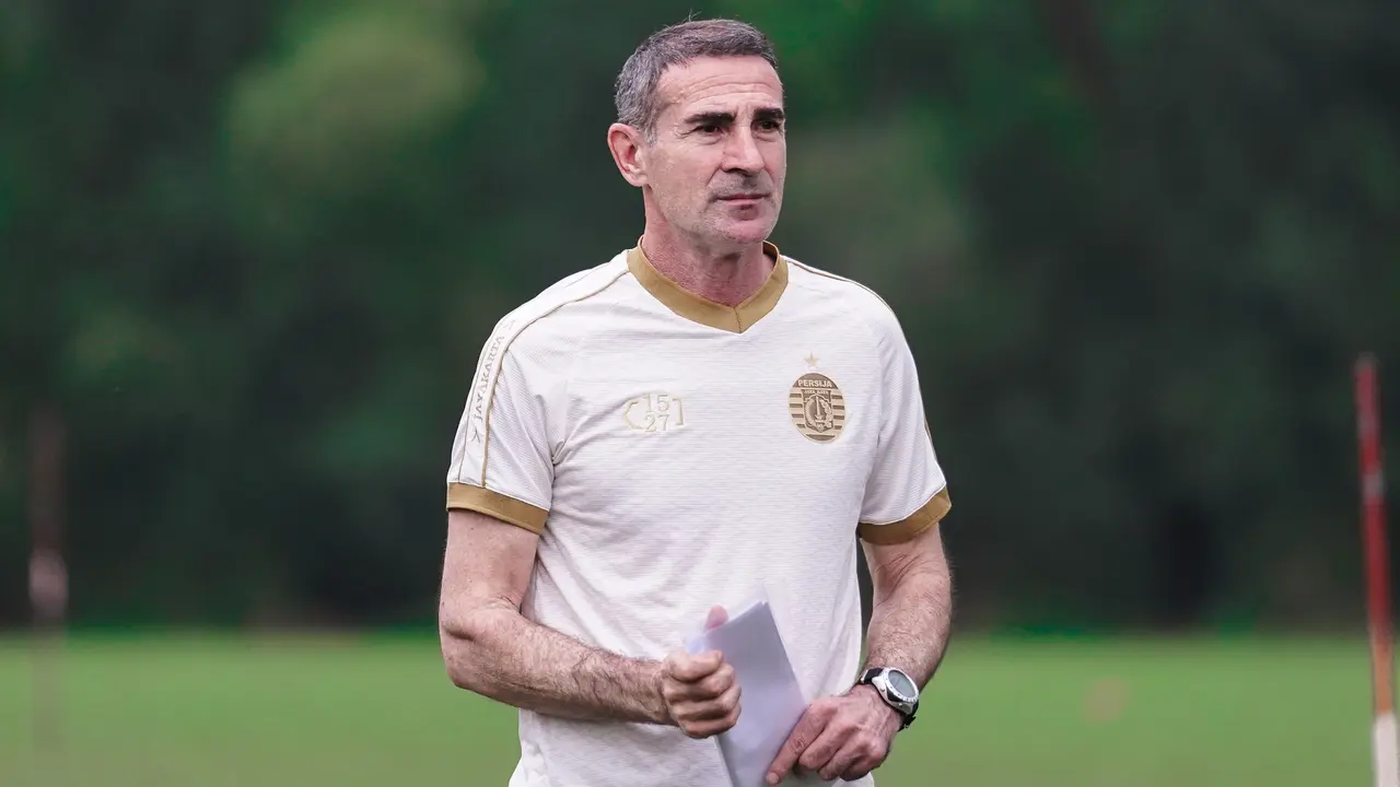 Foto Liga 1: Arsitek Baru Macan Kemayoran, Angelo Alessio Pimpin Perdana Latihan Persiapan Liga 1 2021