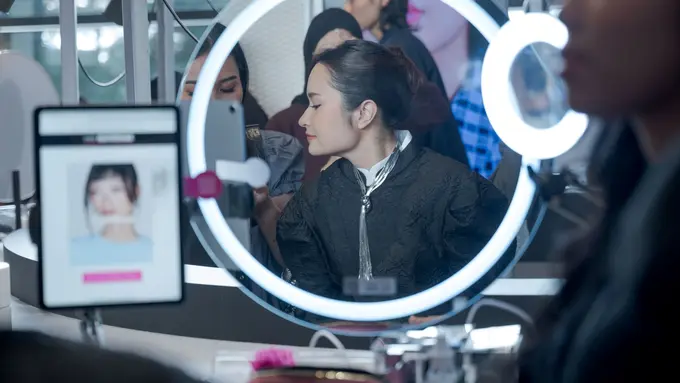 Make Over MASTERSHADE ARCHI/TECH™ Hadirkan Teknologi Face Ratio Pertama di Industri Kecantikan dengan Banyak Experience Menarik