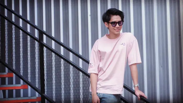 6 Potret Harit Cheewagaroon, Artis Thailand yang Disebut Mirip ‘Dilan’