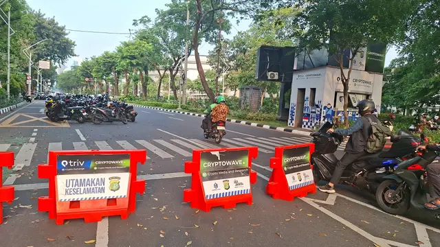 Arus Lalu Lintas di Belakang Gedung DPR