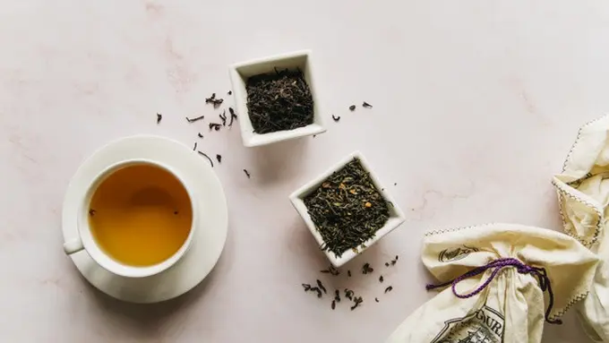 Memberikan Anak Teh Herbal