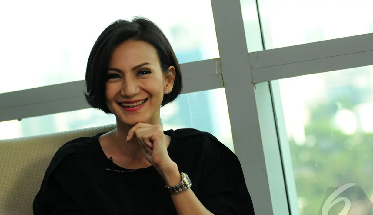 Wanda Hamidah tampil cantik saat mengunjungi kantor Liputan6.com, Jakarta, (17/9/2014). (Liputan6.com/Helmi Fithriansyah)