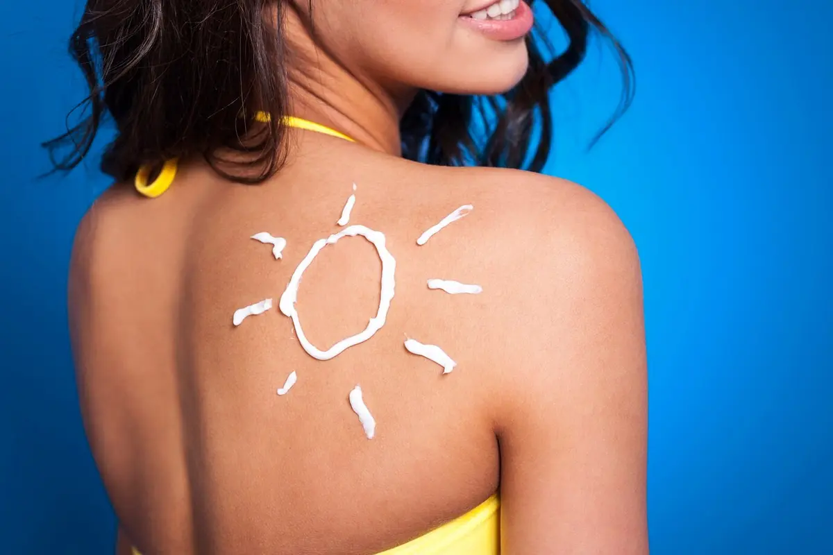 Ilustrasi tips menggunakan sunscreen/freepik.com/gpointstudio