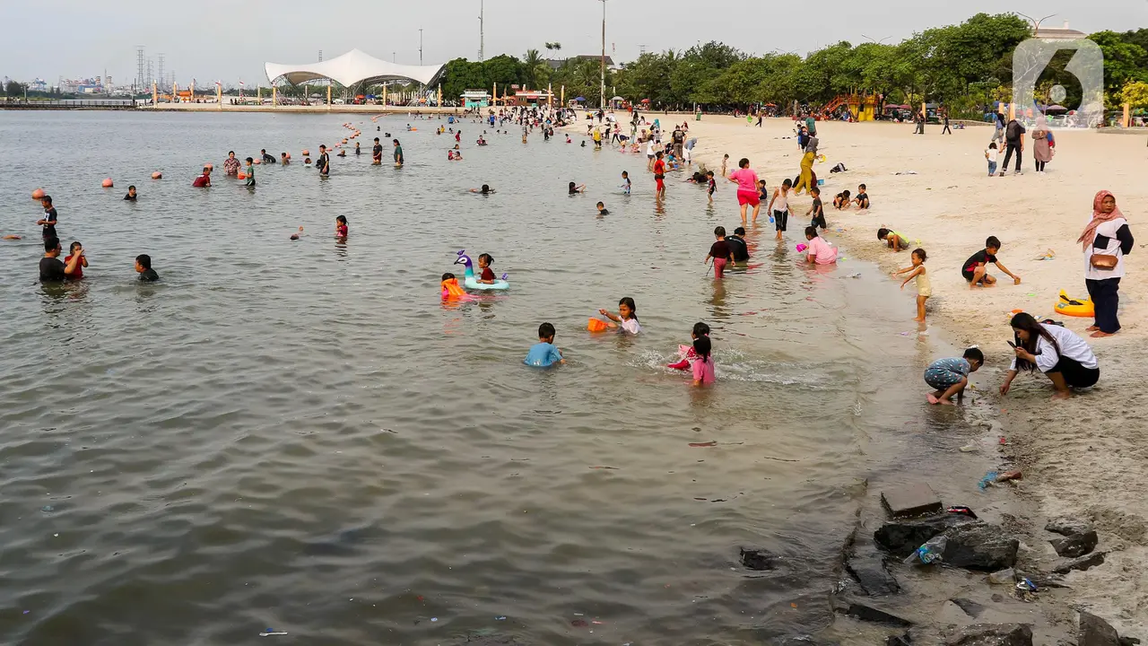 Pantai Lagoon Masih Jadi Lokasi Wisata Favorit di Taman Impian Jaya Ancol